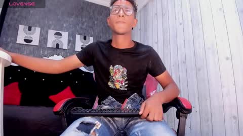 Snapshot of yeps_pluss chatting on October 2025 10:31:01 PM M O R E N O online show from October 2025 10:31:01 PM