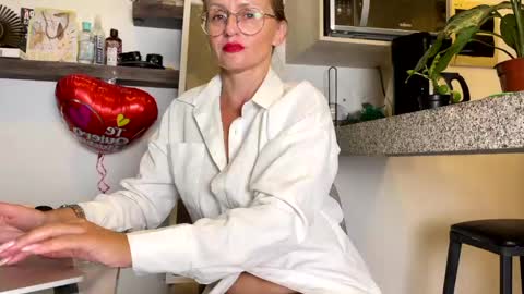 Snapshot of yes_mommy_zlata chatting on February 2025 11:41:02 PM Zlata online show from February 2025 11:41:02 PM