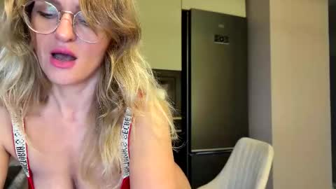 Zlata online show from September 2025 06:33:02 PM