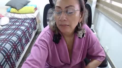 jessy online show from April 2026 09:56:02 PM