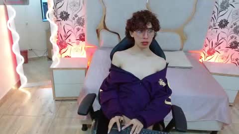  Yessy  online show from September 2025 07:41:02 PM