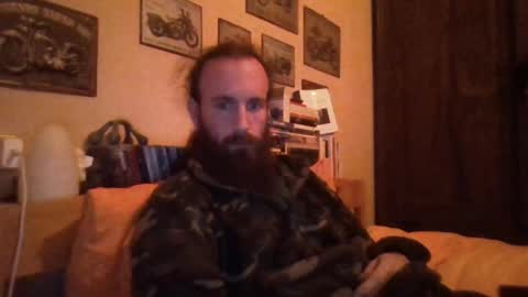 yeti_92 online show from February 2025 07:05:02 PM