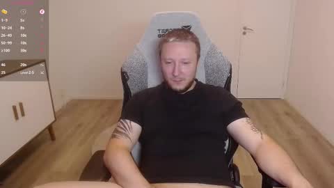 Snapshot of yhdxhy chatting on October 2025 09:59:02 PM James online show from October 2025 09:59:02 PM