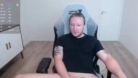 Snapshot of yhdxhy chatting on October 2025 12:11:01 PM James online show from October 2025 12:11:01 PM