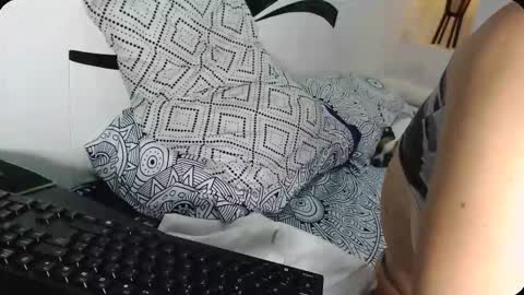 YINAROSS online show from November 2025 02:51:01 PM