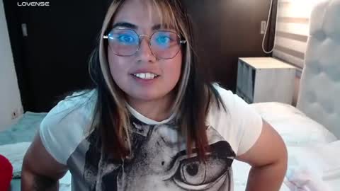 Snapshot of yini_angel07 chatting on July 2026 06:47:02 AM hii i am yini online show from July 2026 06:47:02 AM