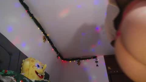 Yiny online show from December 2024 10:45:02 AM