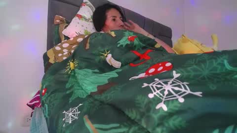 Yiny online show from December 2024 12:54:02 PM