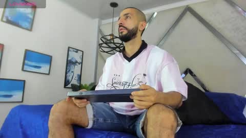 Snapshot of yiyo10_ chatting on January 2025 04:15:01 AM Yiyo online show from January 2025 04:15:01 AM