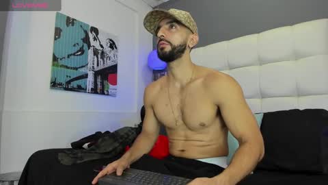 Snapshot of yiyo10_ chatting on February 2025 04:28:02 AM Yiyo online show from February 2025 04:28:02 AM