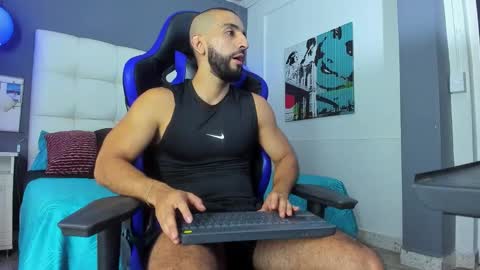 Snapshot of yiyo10_ chatting on September 2025 10:13:01 PM Yiyo online show from September 2025 10:13:01 PM