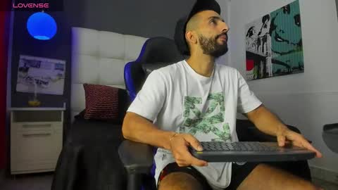 Snapshot of yiyo10_ chatting on October 2025 10:53:02 PM Yiyo online show from October 2025 10:53:02 PM