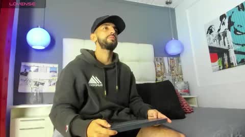 Snapshot of yiyo10_ chatting on October 2025 11:38:01 PM Yiyo online show from October 2025 11:38:01 PM