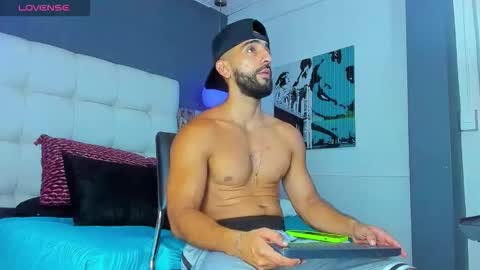 Snapshot of yiyo10_ chatting on November 2025 08:41:02 PM Yiyo online show from November 2025 08:41:02 PM