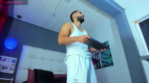 Yiyo online show from March 2026 08:57:01 PM