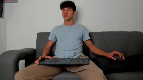 yizus_bonz online show from January 2026 12:03:02 AM