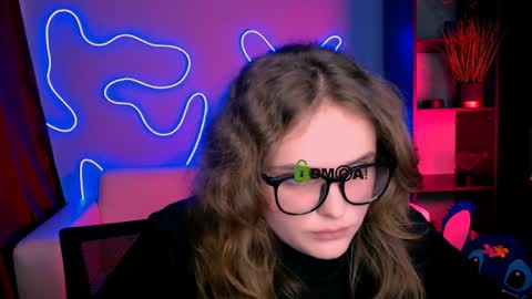 Ylia online show from April 2026 02:22:02 PM