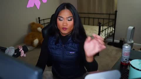 Snapshot of ynaong chatting on December 2024 08:18:02 AM Palmela Handerson online show from December 2024 08:18:02 AM