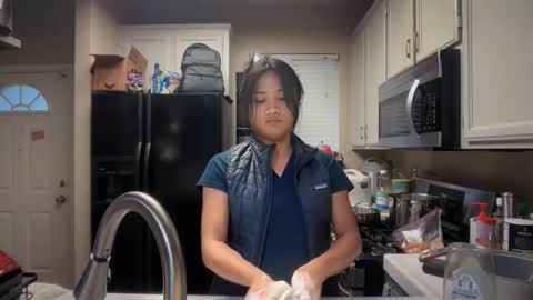 Snapshot of ynaong chatting on November 2025 03:56:01 PM Palmela Handerson online show from November 2025 03:56:01 PM