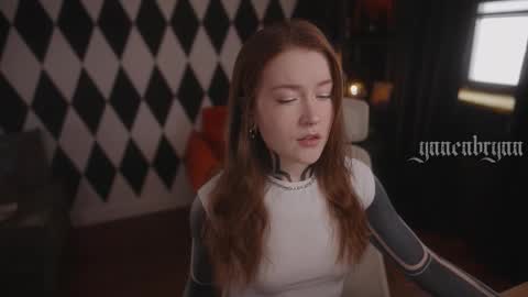 Snapshot of ynnenbrynn chatting on November 2025 07:31:01 AM ynnenbrynn online show from November 2025 07:31:01 AM