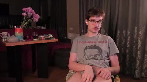 Max online show from November 2025 04:43:02 AM