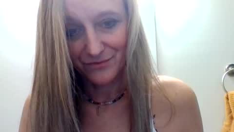 Snapshot of yogabuttttttt chatting on November 2025 02:57:01 AM yogabuttttttt online show from November 2025 02:57:01 AM