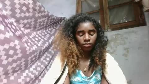 Snapshot of yolandrina05 chatting on September 2025 01:38:02 AM yolandrina05 online show from September 2025 01:38:02 AM