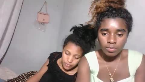 Snapshot of yolandrina05 chatting on October 2025 10:12:02 AM yolandrina05 online show from October 2025 10:12:02 AM