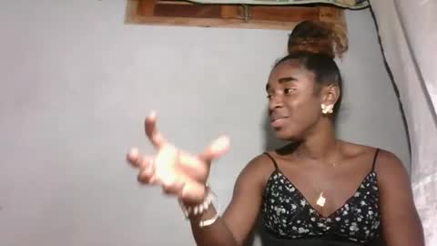 Snapshot of yolandrina05 chatting on October 2025 08:54:02 PM yolandrina05 online show from October 2025 08:54:02 PM