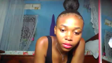 Snapshot of yolandrina05 chatting on November 2025 03:45:02 PM yolandrina05 online show from November 2025 03:45:02 PM