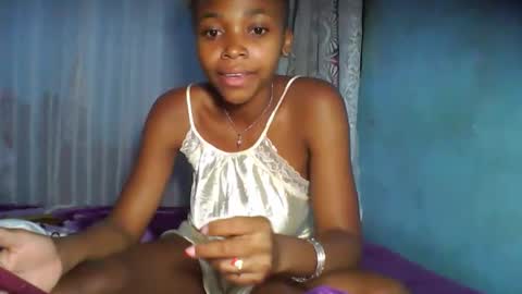 yolandrina90 online show from September 2025 05:40:02 PM
