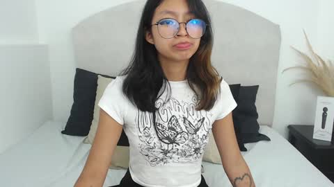 Snapshot of yommi_winx chatting on February 2025 04:36:02 AM Yommi Winx online show from February 2025 04:36:02 AM