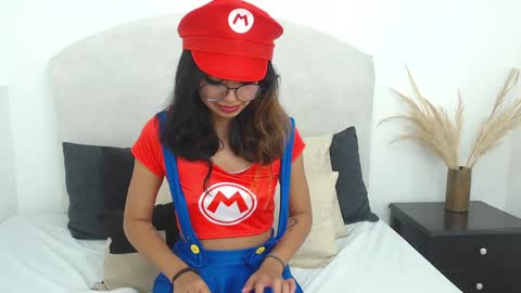 Snapshot of yommi_winx chatting on February 2025 12:17:01 AM Yommi Winx online show from February 2025 12:17:01 AM