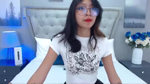 Snapshot of yommi_winx chatting on March 2025 10:55:02 PM Yommi Winx online show from March 2025 10:55:02 PM