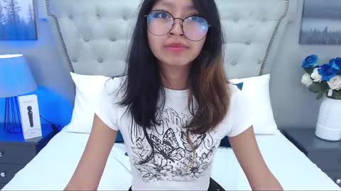 Snapshot of yommi_winx chatting on March 2025 05:05:02 AM Yommi Winx online show from March 2025 05:05:02 AM