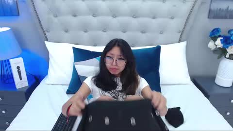 Snapshot of yommi_winx chatting on March 2025 08:09:01 AM Yommi Winx online show from March 2025 08:09:01 AM