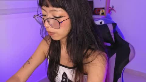 Snapshot of yommi_winx chatting on April 2026 06:00:02 AM Yommi Winx online show from April 2026 06:00:02 AM