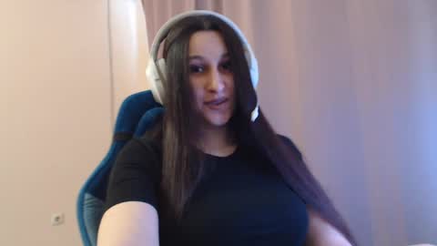 Sophie online show from April 2026 01:09:02 PM