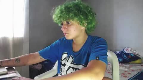 Little Mike Independent model online show from November 2025 07:01:02 PM