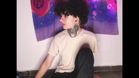 Little Mike Independent model online show from February 2026 05:42:02 PM