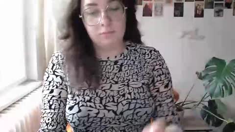 Snapshot of you_aurora chatting on November 2025 10:47:02 AM Aurora online show from November 2025 10:47:02 AM