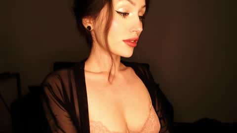 Sophie online show from January 2025 06:09:01 PM