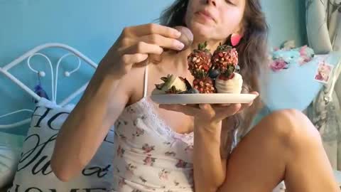 Liliya online show from October 2025 11:43:02 AM