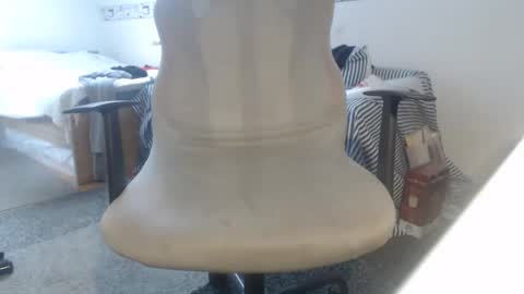 youandme1999 online show from April 2026 08:18:02 AM