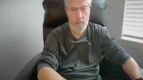 Colorado Guy Straight online show from October 2025 02:05:02 PM