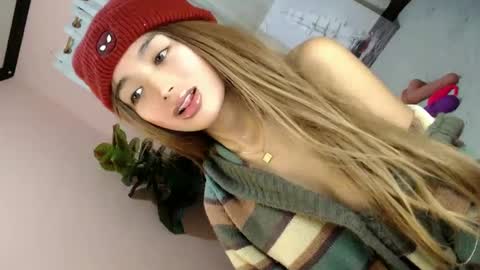 HAPPY BIRTHDAY TO ME online show from December 2024 09:15:02 PM