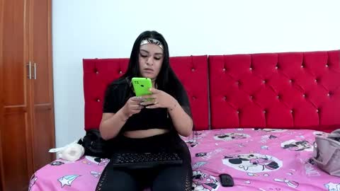  Annie  Elizabeth online show from October 2025 02:13:01 PM