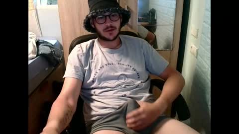 Snapshot of younromki chatting on June 2026 10:52:01 AM A... online show from June 2026 10:52:01 AM