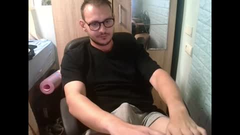 Snapshot of younromki chatting on July 2026 08:22:01 AM A... online show from July 2026 08:22:01 AM