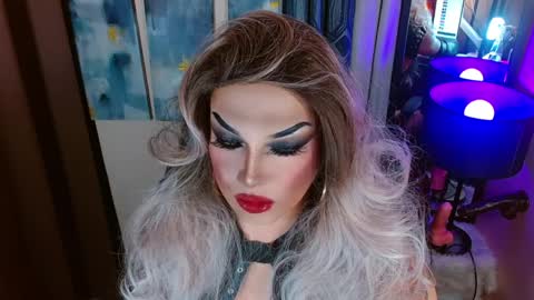 QUEEN MADISON  online show from April 2026 06:22:02 AM